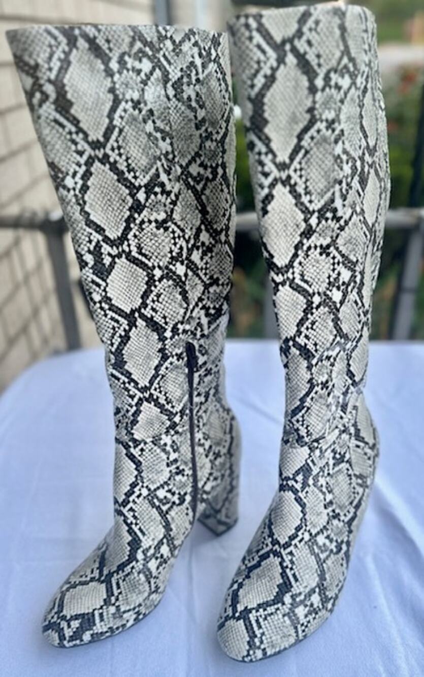 Amazon Essentials Snake Print Tall Block Heel Boots Women's Size 10